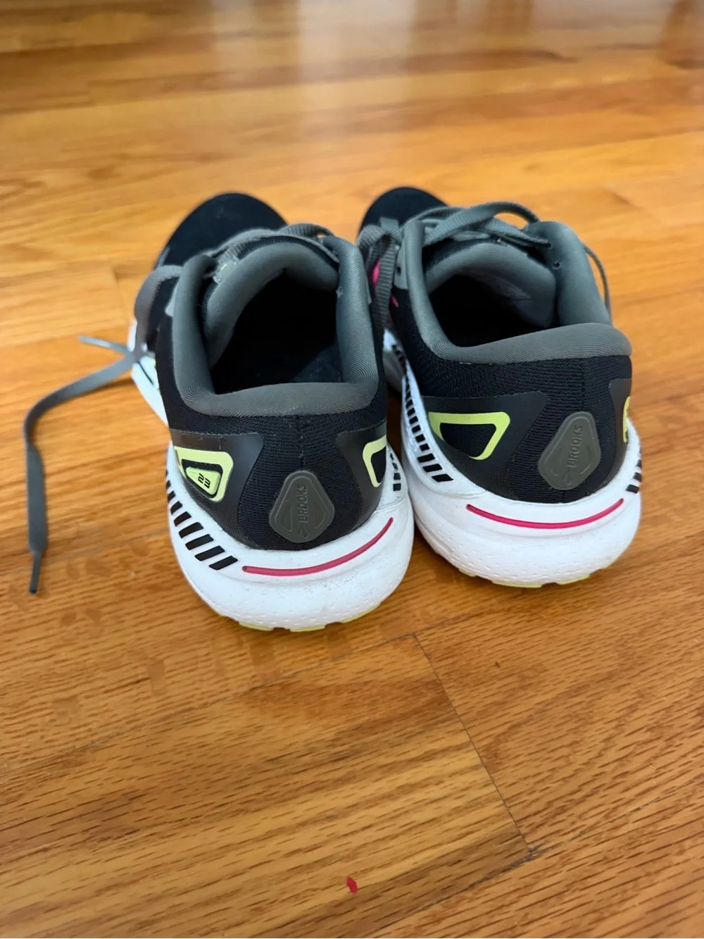 Brooks Adrenaline Women’s Black Running Shoes with Pink and Lime Accents Size 7